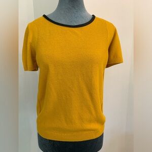 Worthington Short Sleeve Yellow Sweater size M Perfect for Fall